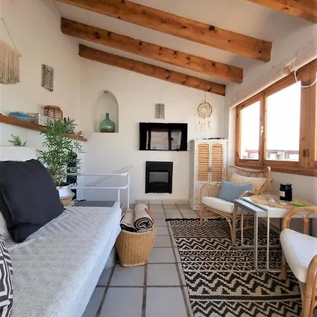 Idyllic Old Town House In By Nras شقة ألتيا
