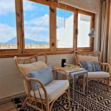 شقة Idyllic Old Town House In By Nras