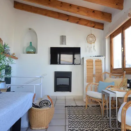 Idyllic Old Town House In By Nras شقة ألتيا